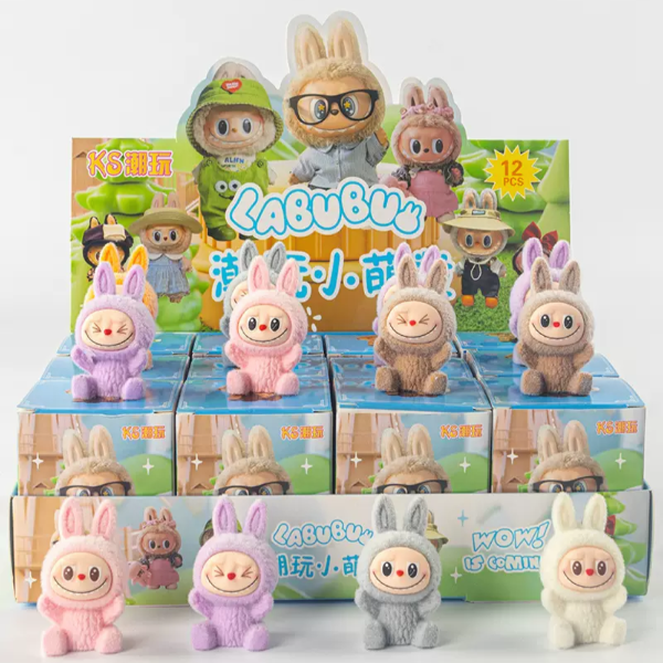 新作ラブラブ フェルト 泣き子ワンダー フィギュア ミニチュア アクセサリー 小女警 3D ブラインドボックス